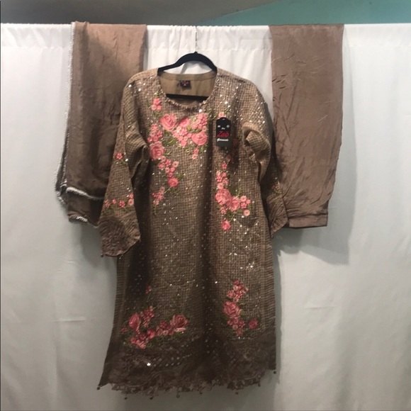 Pakistani shalwar kameez - Picture 1 of 6